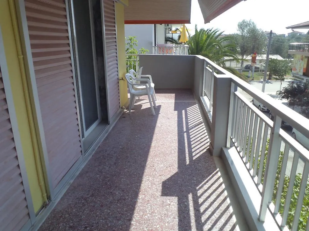 Maria Apartments Paralia Dionysiou 0*,  Grecia